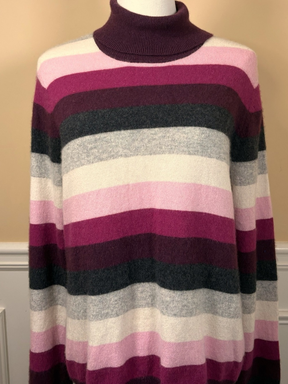 🍷 Mainbocher Pure Cashmere Striped Turtleneck Sweater M